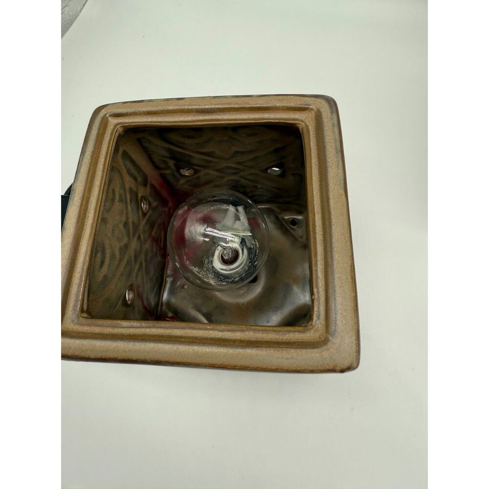 Scentsy Wax Warmer - Picture 2 of 5